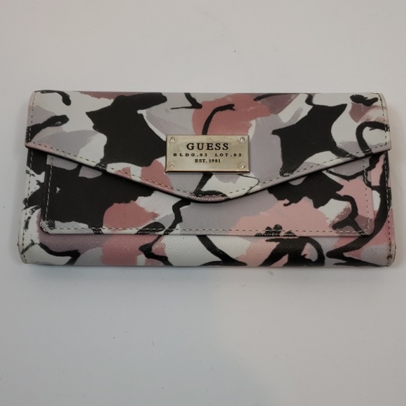 Guess Wallet